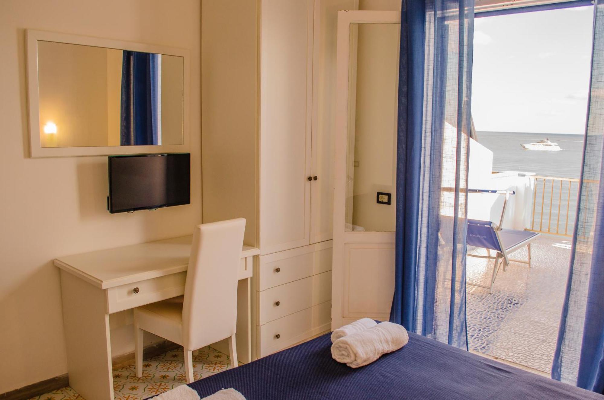 Hotel Regina Del Mare 바라노디스키아 외부 사진