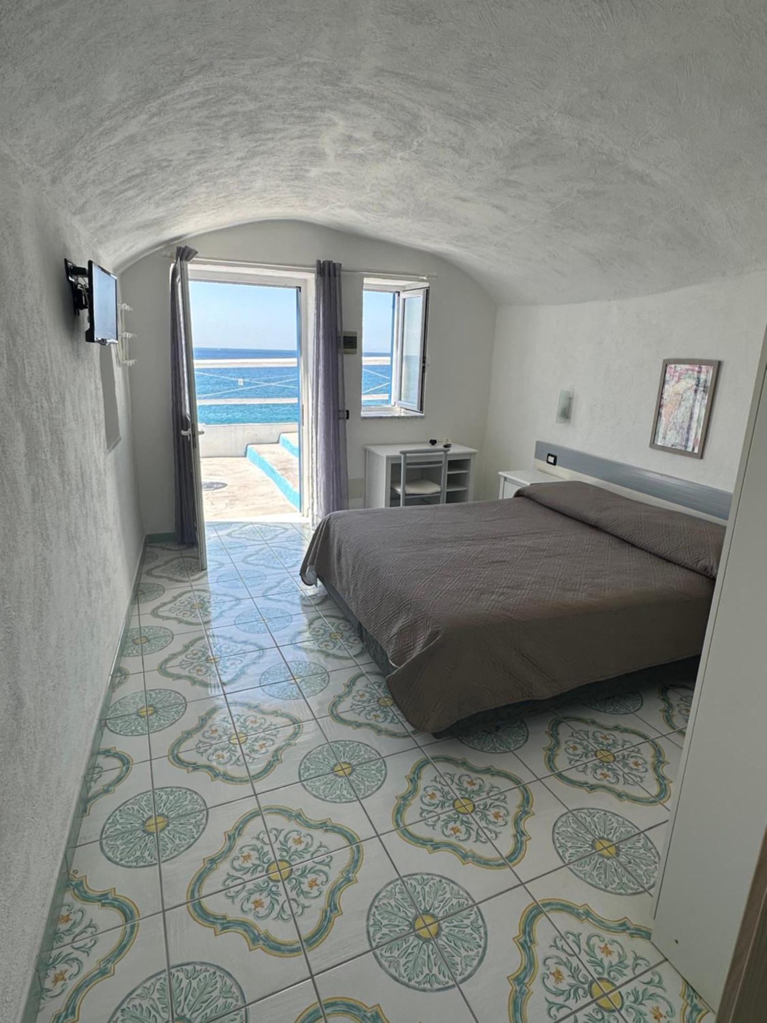 Hotel Regina Del Mare 바라노디스키아 외부 사진